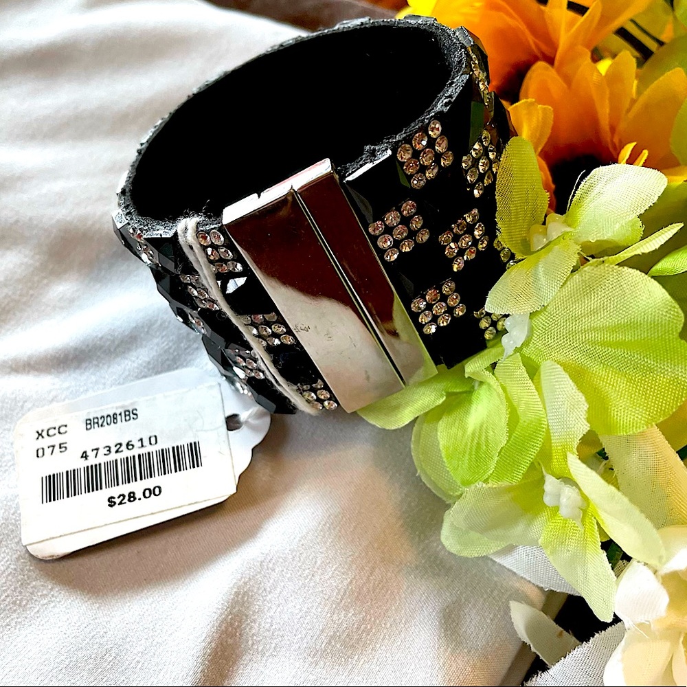 Checkered rhinestone latch cuff